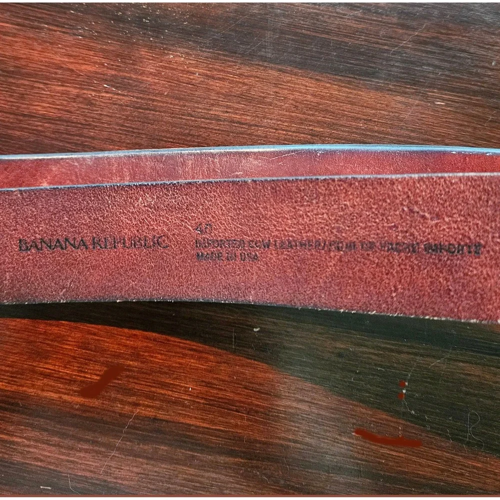 Vintage Banana Republic Size 40 Leather Belt with Brass Closure